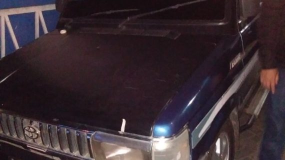 Kijang Terperosok di Jln Abdul gani Ternyata Membawa Pil Dobel L