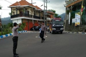 Giat Pelayanan Pagi Berikan Pelayanan Prima, Polsek Bumiaji Polres Batu Poros Pagi Bantu Kelancaran Arus Lalin