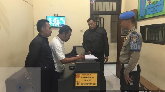 Tingkatkan Pengamanan Mako, Polres Batu Laksanakan Kontrol Tahanan Di Malam Hari