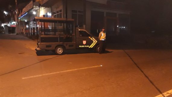 Agar Terwujudnya Sitkamtibmas Yang Kondusif, Polsek Pujon Polres Batu Patroli Malam 