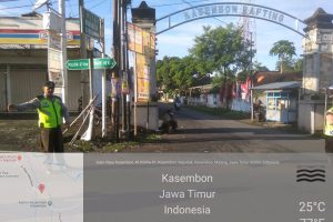 Giat Poros Pagi, Anggota Polsek Kasembon Polres Batu Bantu Kelancaran Arus Lalin