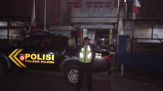 Anggota Polsek Kasembon Polres Batu Patroli Malam Tingkatkan Harkamtibmas