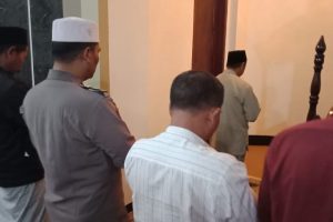 Jalin Silaturahmi Dengan Masyarakat, Polsek Pujon Polres Batu Shalat Subuh Bersama Warga