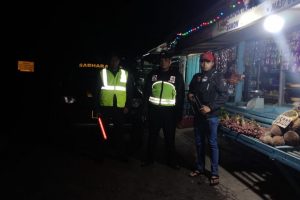 Polsek Pujon Polres Batu Giatkan Patroli Malam Antisipasi Gangguan Kamtibmas