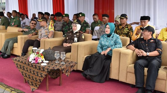Kapolres Batu dampingi Walikota laksanakan Apel Besar Linmas di Balai Kota Among Tani jelang Pemilu 2019