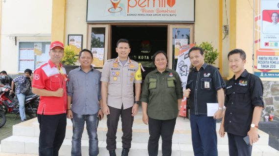 Pastikan logistik Pemilu aman sampai tujuan, Kapolres Batu cek mulai dari KPU sampai tingkat kecamatan dan desa