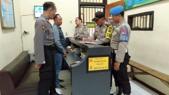 Padal dan Pawas Polres Batu Rutin Cek  Tahanan