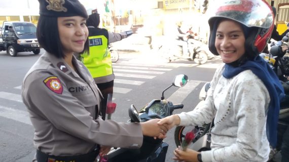 Anggota Bhabin Dan Provos Polsek Kasembon Polres Batu Laksanakan Giat Patroli Keamanan Wisata