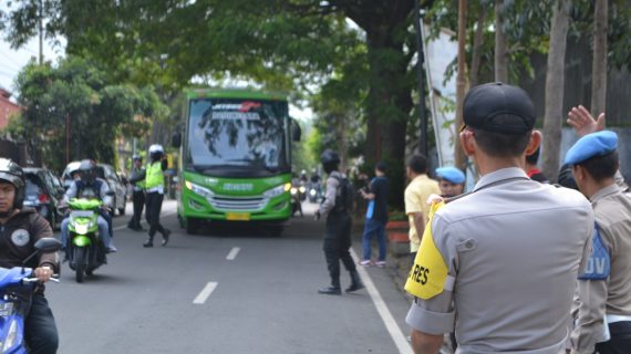 Anggota Bhabinkmtibmas Polsek Junrejo Polres Batu Patroli Smbang Berikan Rasa Aman Dan Nyamn