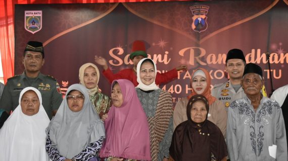 Walikota dan Kapolres Batu serta Forkompimda laksanakan Safari Ramadhan dan santunan anak yatim di Mapolres Batu