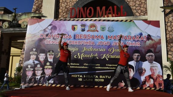 Tolak kerusuhan, Kabag Ops bersama Forkompimda dan masyarakat laksanakan senam bersama di Jatim Park 3