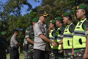 Pastikan Kesiapan Pengamanan Pilkades, Kapolres Batu Pimpin Apel Pergeseran Pasukan