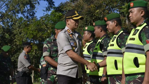 Pastikan Kesiapan Pengamanan Pilkades, Kapolres Batu Pimpin Apel Pergeseran Pasukan