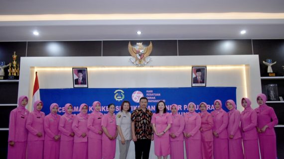 BHAYANGKARI KOTA BATU SOSIALISASIKAN BAHAYA KANKER SERVIKS UNTUK PERINGATI HKGB KE 67 TAHUN 2019
