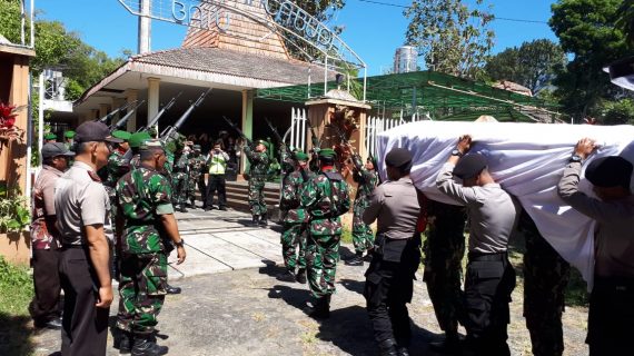 Polres Batu Menghadiri Prosesi kremasi ( Alm Kopral Husodo Ngari erfan ) Jenasah di Krematorium Junrejo