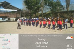 Polsek Bumaji Melatih PBB Siswa SMP PGRI 02 Bumiaji