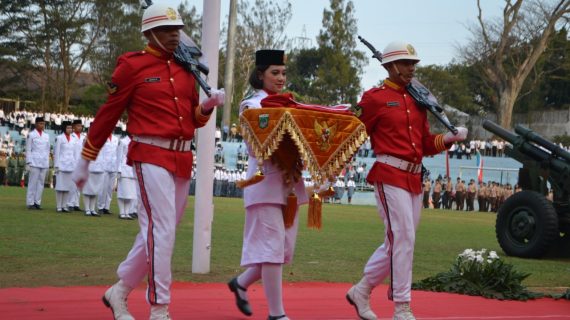 WakaPolres Batu Mengikuti Upacara Penurunan Bendera