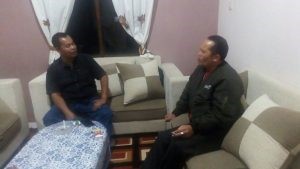 Pelayanan Kepada Masyarakat oleh Polres Batu. Menjaga Situasi, Polsek Pujon Polres Batu, Sambang Ke Kades Desa Binaanya Untuk Menjaga Kamtibmas Aman