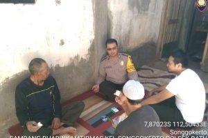 Pelayanan Prima Kepada Masyarakat oleh Polres Batu. Kegiatan Silaturahmi Tokoh Masyarakat Bhabin Kelurahan Songgokerto Polsek Batu Polres Batu Jaga Kenyamanan Wilayah
