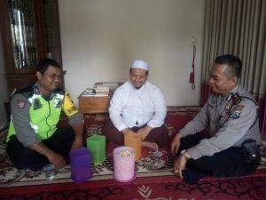 Pelayanan Kepada Masyarakat oleh Polres Batu. JAGA KAMTIBMAS KANIT SABHARA POLSEK NGANTANG POLRES BATU PATROLI DAN SAMBANG TOKOH MASYARAKAT