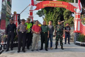 KAPOLSEK JUNREJO BERANGKATKAN PELARI MARATHON TINGKAT SD/MI SE KECAMATAN JUNREJO DALAM RANGKA PERINGATI HUT RI KE 74