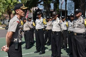 Pastikan kesiap siagaan personel Bhabinkamtibmas , Wakapolres Batu laksanakan apel dan cek kondisi kendaraan Dinas
