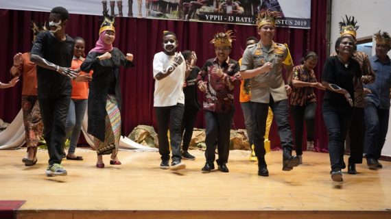 Kapolres Batu bersama Walikota Batu hadiri giat Malam Keakraban Siswa – Mahasiswa Papua dan Tokoh Masyarakat Papua di Kota Batu