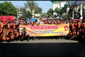 MENJALIN SENERGITAS DENGAN SELURUH ELEMEN MASYARAKAT