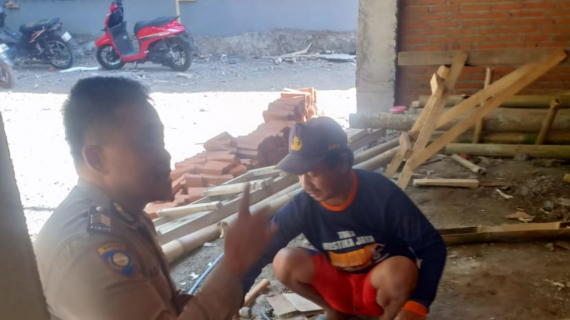 Sambang Silaturahmi warga di kampung ladu Bhabinkamtibmas Desa Sidomulyo Polsek Batu Polres Batu