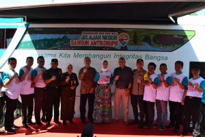 Kapolres Batu Hadiri Road Show Bus KPK