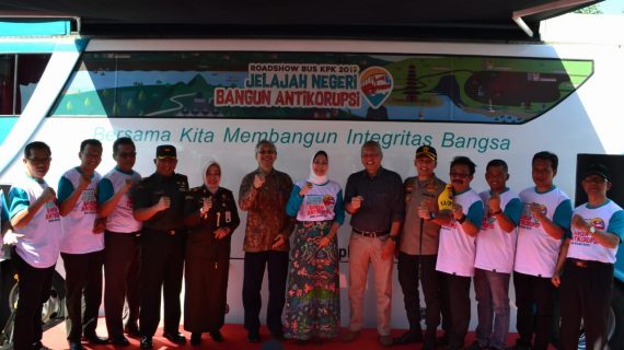 Kapolres Batu Hadiri Road Show Bus KPK