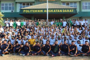 Bawa tiga tumpeng ukuran besar, Kapolres Batu berbagi kebahagiaan dengan anggota TNI dalam rangka peringati HUT TNI ke 74