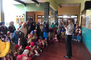 Sosialisaikan Ops Zebra Semeru 2019, Anggota Polres Batu Datangi Sekolah – Sekolah