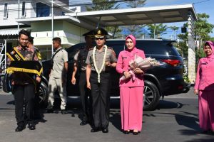 Polres Batu gelar acara Pisah Kenal Kapolres Batu yang baru dari AKBP Budi Hermanto, SIK, MSi kepada AKBP Harviadhi Agung, SIK, MIK