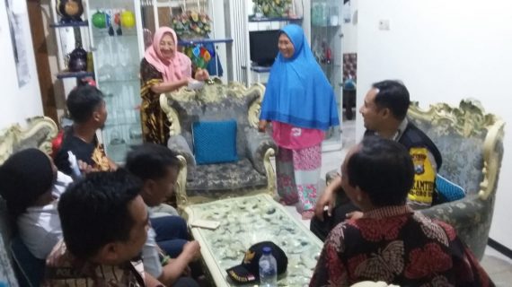 Sambang Kerukunan Warga Bhabinkamtibmas Desa Oro Oro Ombo Polsek Batu