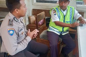 Sambang Satpam Peningkatan Pam Swakarsa Bhabinkamtibmas Kelurahan Sisir Polsek Batu