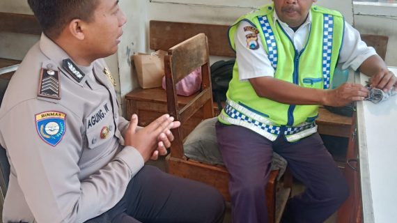 Sambang Satpam Peningkatan Pam Swakarsa Bhabinkamtibmas Kelurahan Sisir Polsek Batu