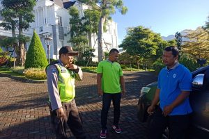 Sinergitas Sambang Karyawan Tukang Parkir Taman Rekreasi Selecta, Bhabinkamtibmas bersama Babinsa Desa Tulungrejo Kec. Bumiaji