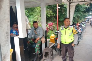 Sinergitas Sambang Karyawan Tukang Parkir Taman Rekreasi Selecta, Bhabinkamtibmas bersama Babinsa Desa Tulungrejo Kec. Bumiaji