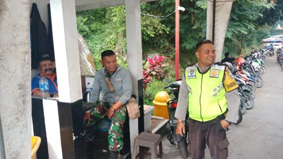 Sinergitas Sambang Karyawan Tukang Parkir Taman Rekreasi Selecta, Bhabinkamtibmas bersama Babinsa Desa Tulungrejo Kec. Bumiaji