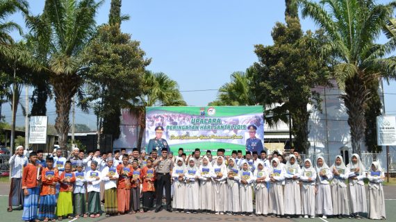 Peringati Hari Santri Tahun 2019, Kapolres Batu Bagikan 1000 Al-Qur’an