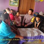 Tingkatkan Tali Silahturahmi , anggota Bhabinkamtibmas Polsek Batu Kota Sambang Warga berikan pemahaman tentang situasi kamtibmas