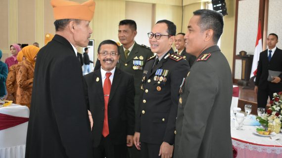Bersama jajaran Forkompimda, Kapolres Batu hadiri peringatan hari pahlawan 10 November di Balaikota Among Tani
