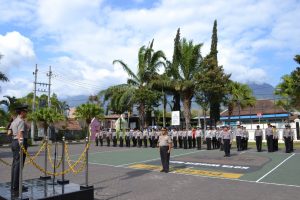Kapolres Batu Gelar Korp Raport di Halaman Mapolres Batu