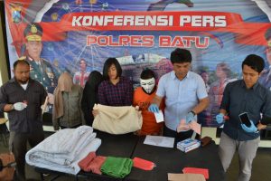 Ungkap Kasus Prostitusi, Kasat Reskrim Polres Batu Gelar Pers Release