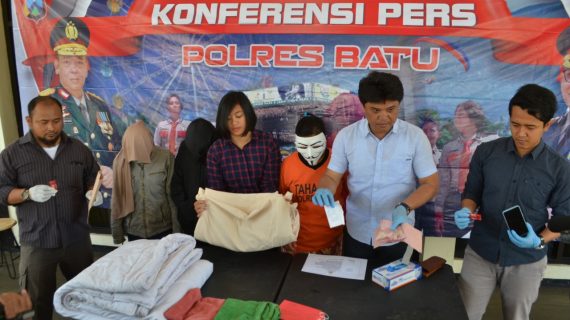 Ungkap Kasus Prostitusi, Kasat Reskrim Polres Batu Gelar Pers Release
