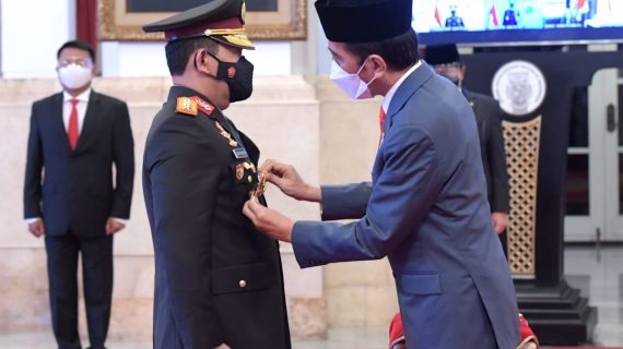 Resmi ,  Kapolri Baru berganti dari  Jendral Idham Azis  kepada Jenderal Listiyo Sigit 