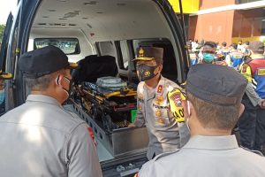 Kapolda jatim berikan 250 unit sepeda motor dan 2 unit ambulance demi menunjang kinerja Bhabinkamtibmas