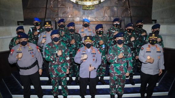Kunjungi KSAU, Kapolri Harap Sinergitas Dari Atas Hingga Bawah Tegakan Displin Prokes Masyarakat