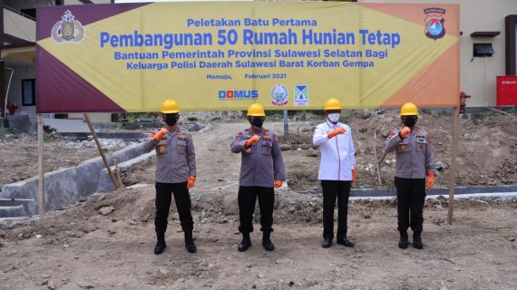 Gubernur Sulsel dan Kapolri Resmikan Pembangunan Rumah Polisi Korban Gempa di Sulbar